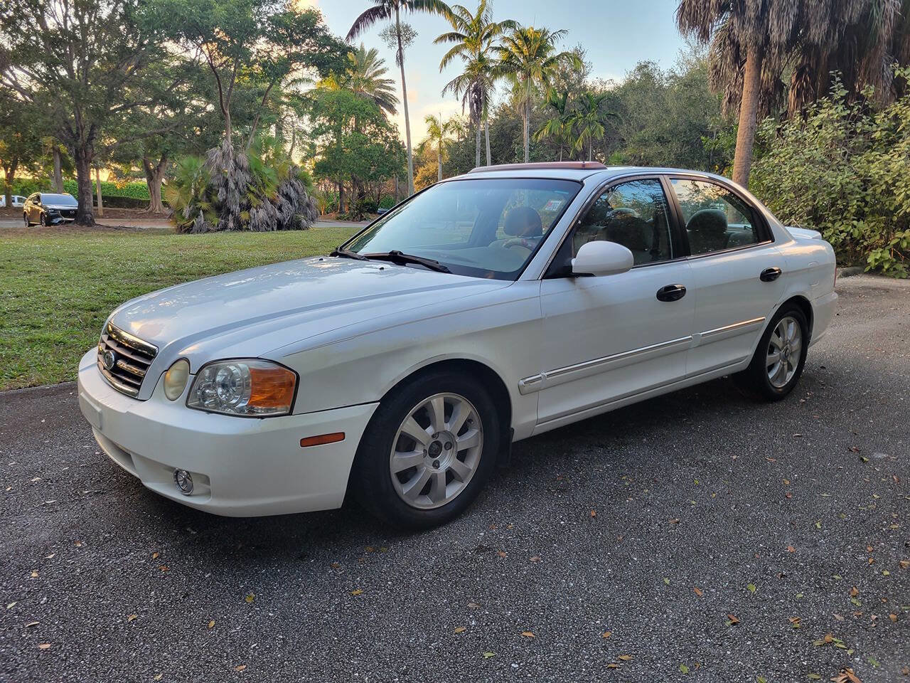 Used 2004 Kia Optima EX V6 4dr Sedan image 3