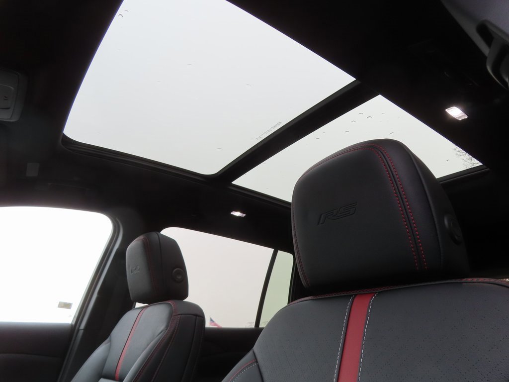 New 2026 Chevrolet Traverse RS w/ LPO, Floor Liner Package image 7