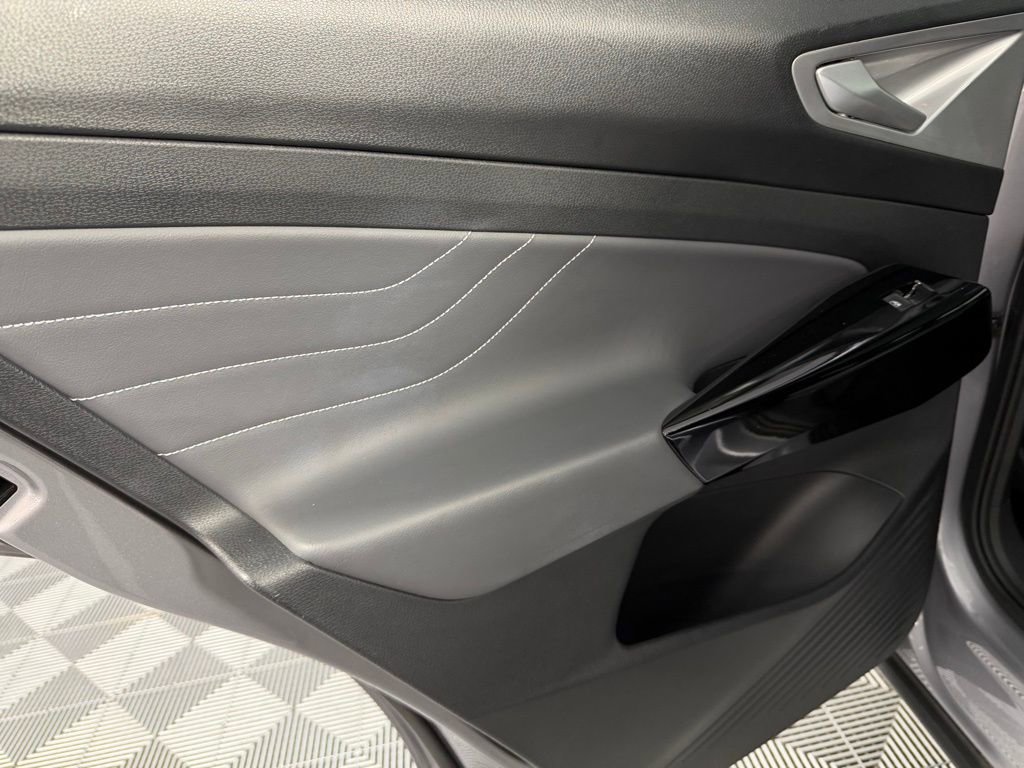 Used 2023 Volkswagen ID.4 Pro S AWD/4WD image 27