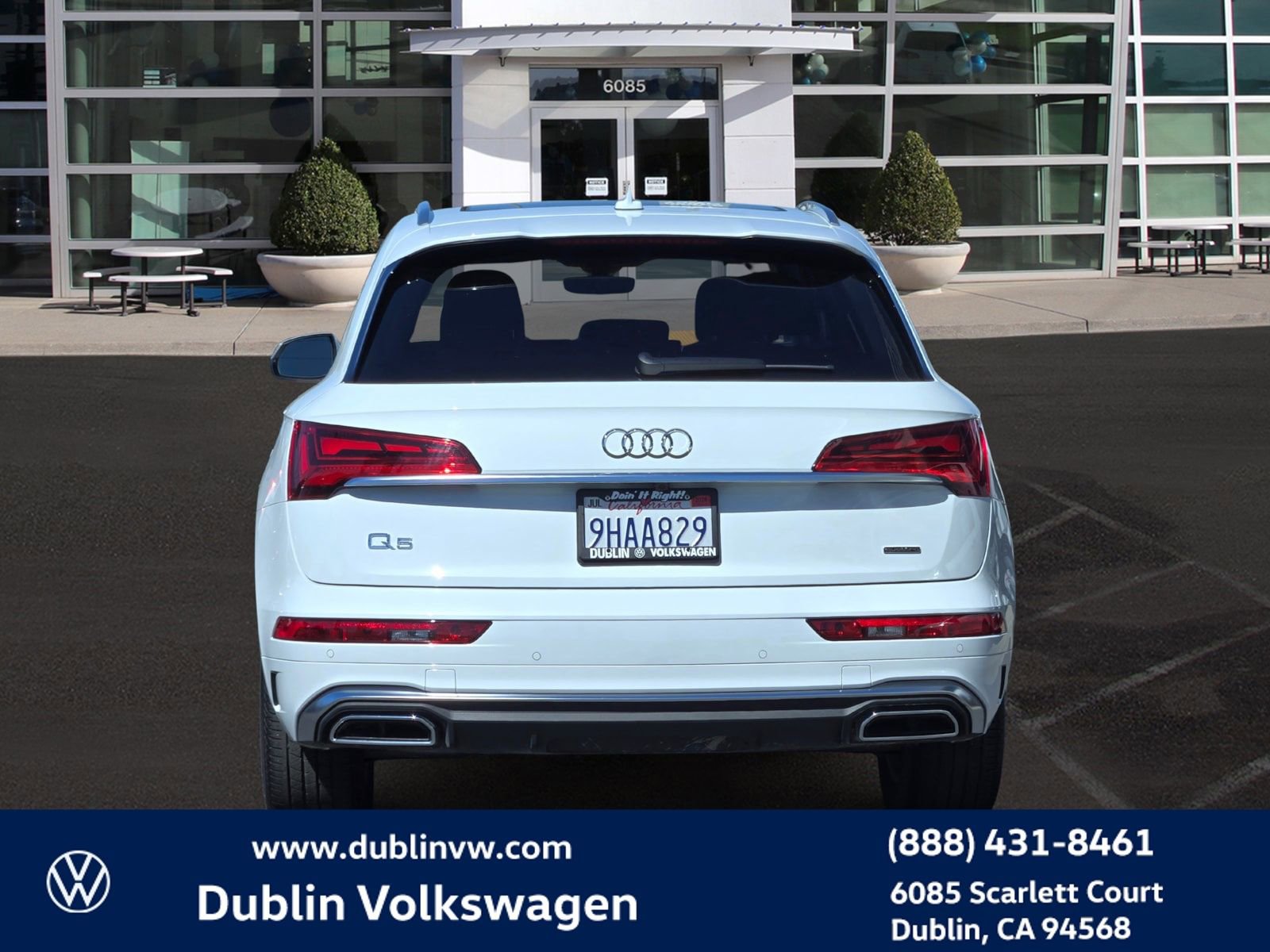 Used 2023 Audi Q5 2.0T Premium w/ Convenience Package image 5