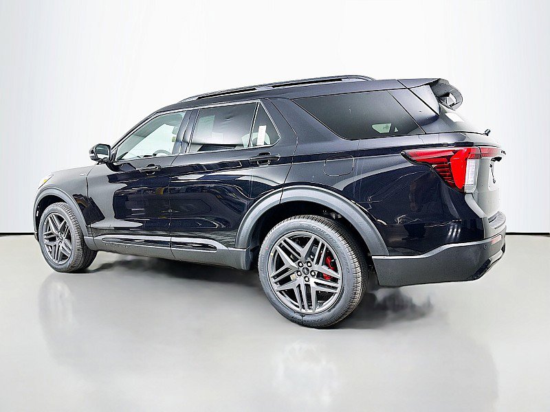 New 2026 Ford Explorer ST-Line w/ ST-Line Street Pack image 4