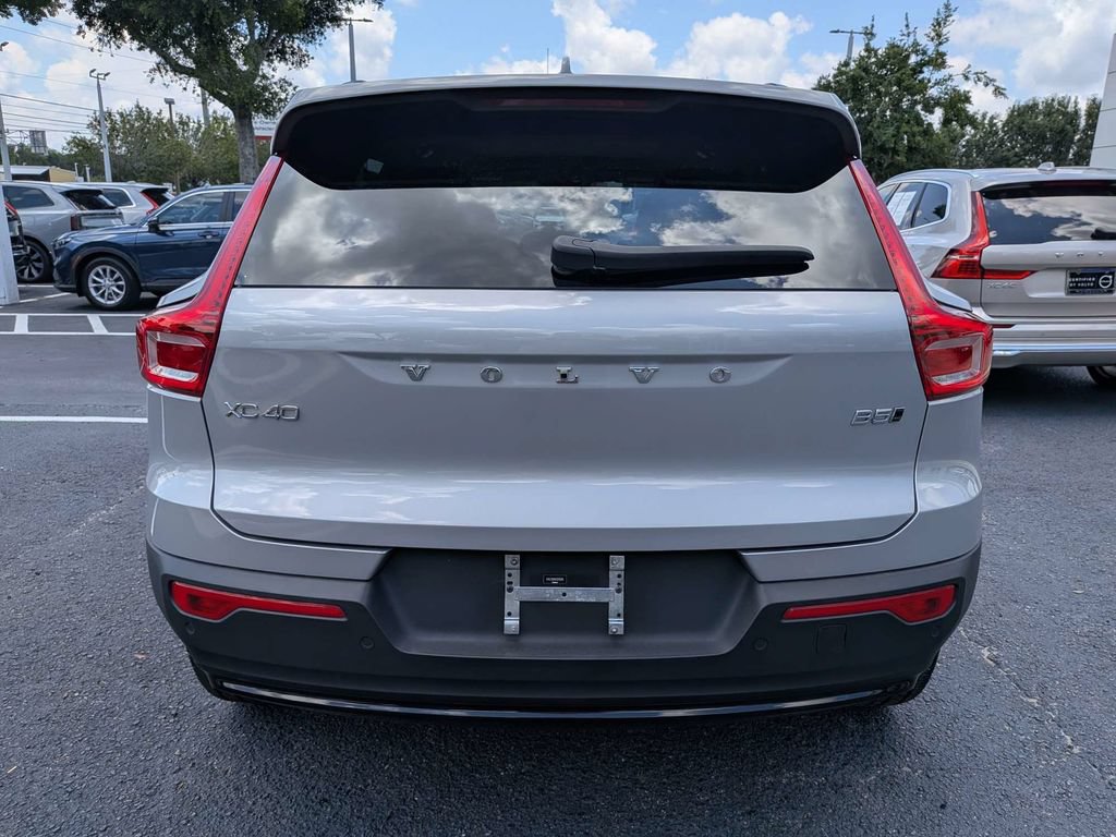 Certified 2023 Volvo XC40 B5 Ultimate w/ Climate Package AWD/4WD image 5
