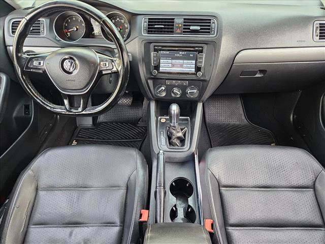 Used 2015 Volkswagen Jetta SE image 16