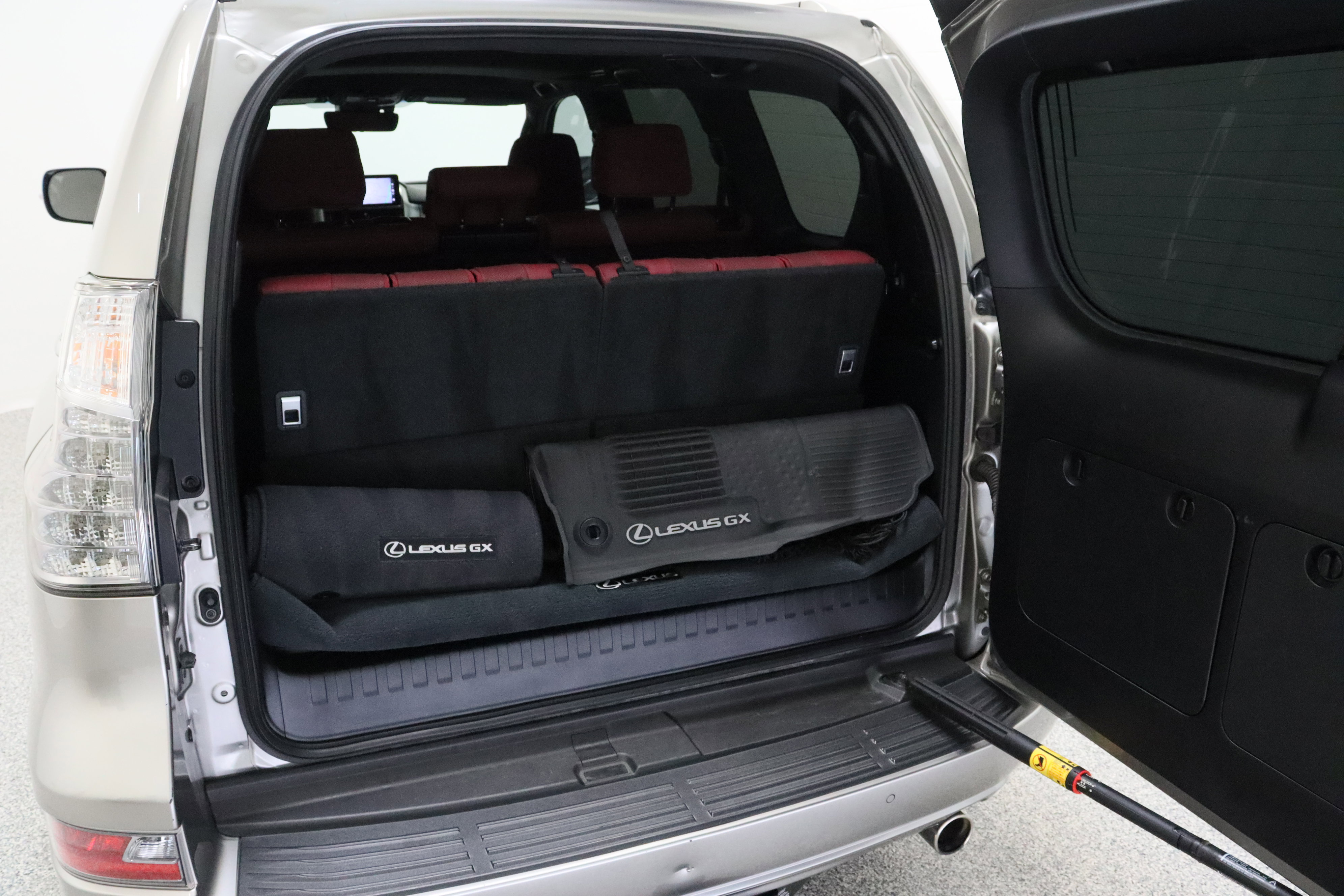 Used 2023 Lexus GX 460 Premium w/ Premium Plus Package image 39