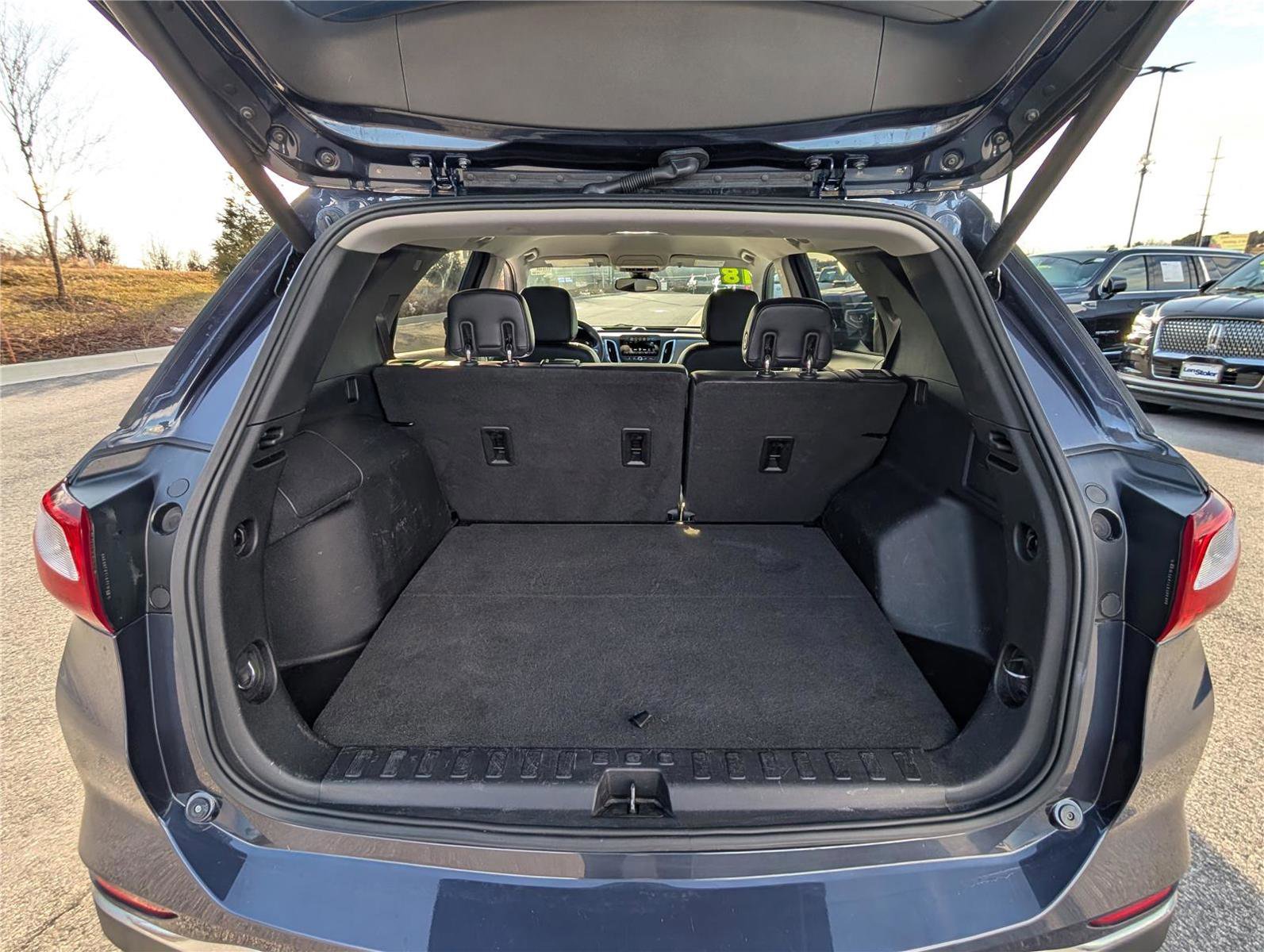 Used 2018 Chevrolet Equinox Premier image 12