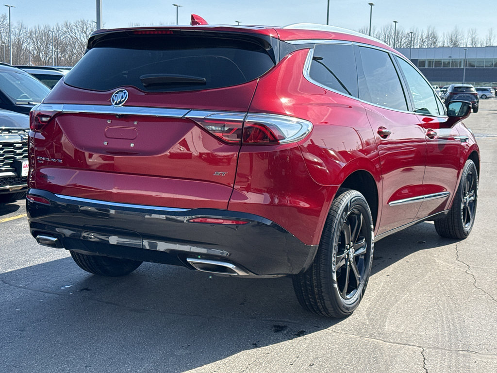 Used 2023 Buick Enclave Essence w/ Sport Touring Edition image 5