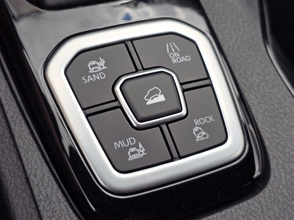 New 2026 Nissan Frontier SV w/ All-Weather Content Package AWD/4WD image 7