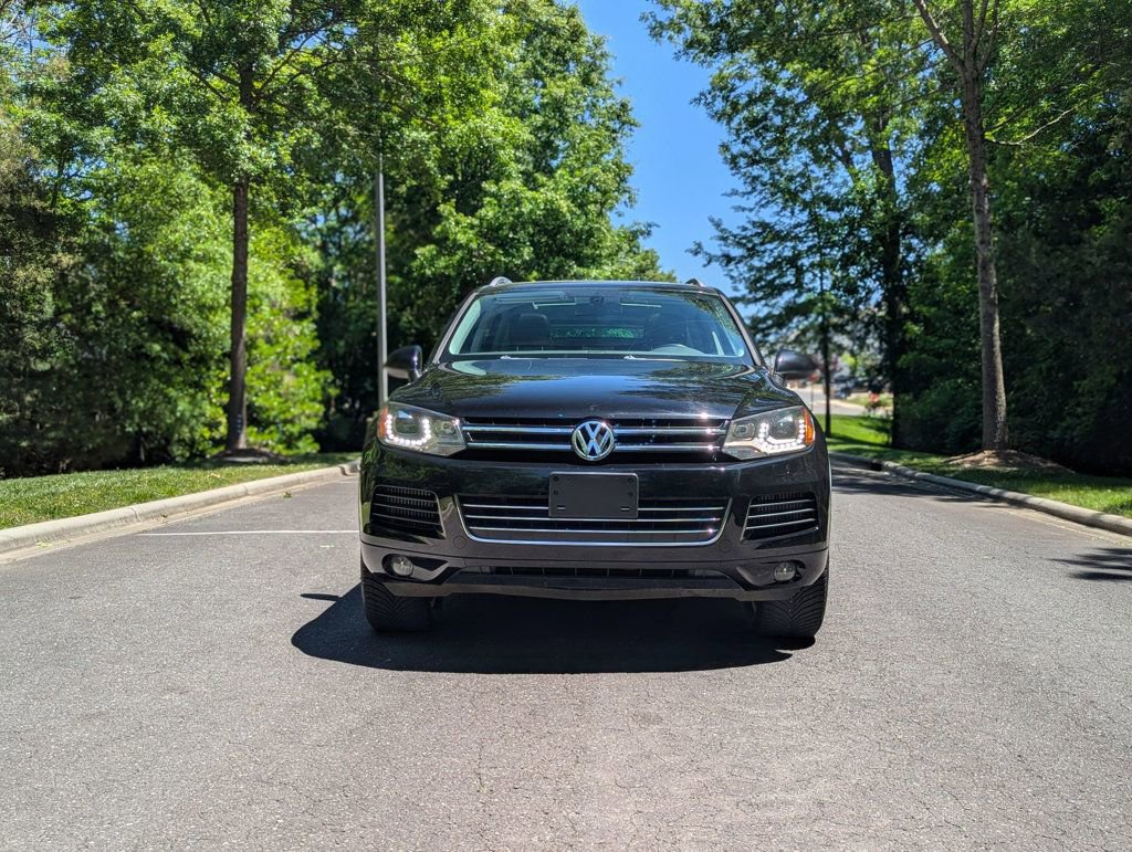 Used 2014 Volkswagen Touareg TDI AWD/4WD image 4