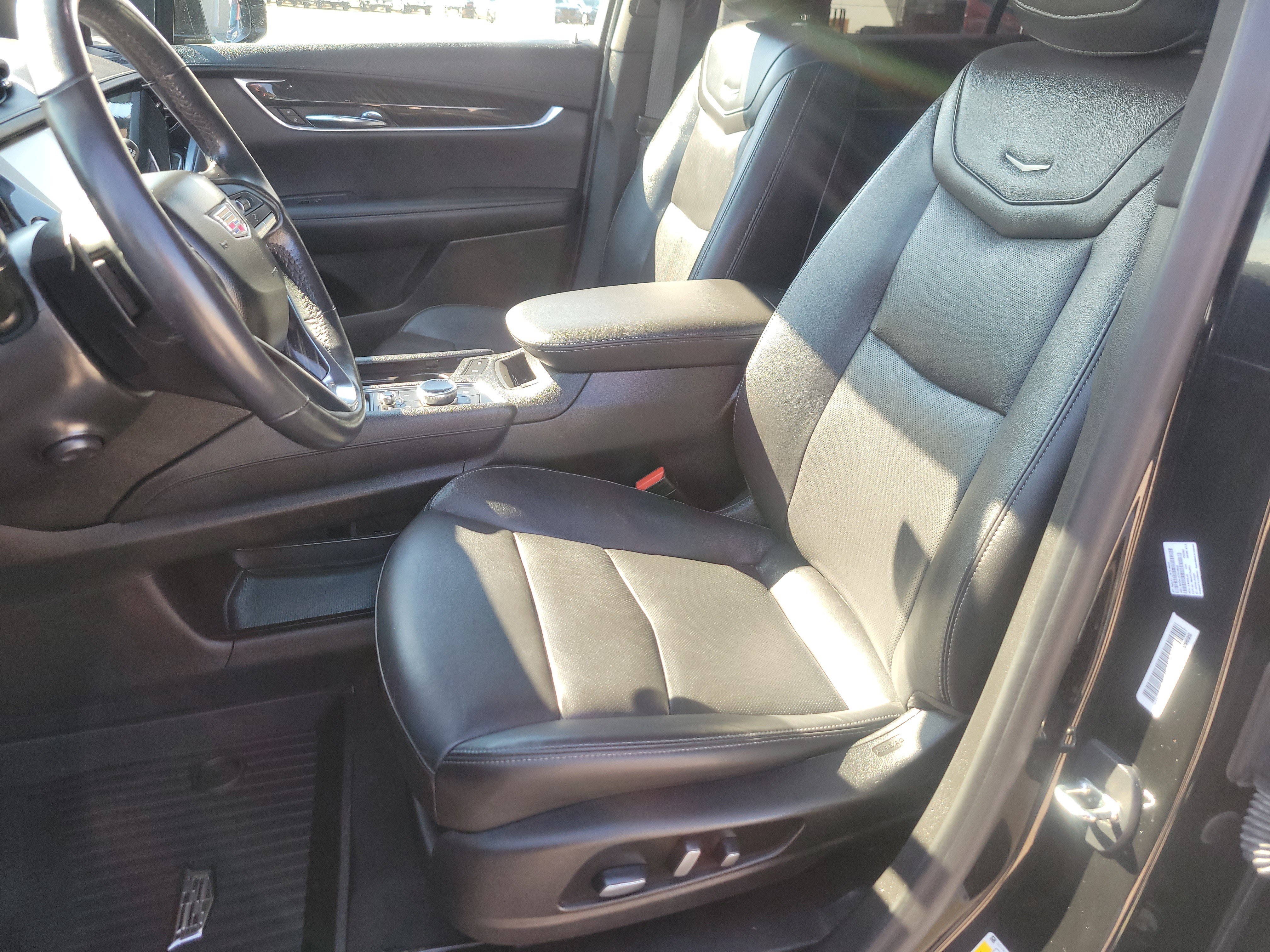 Used 2020 Cadillac XT6 Premium Luxury image 15