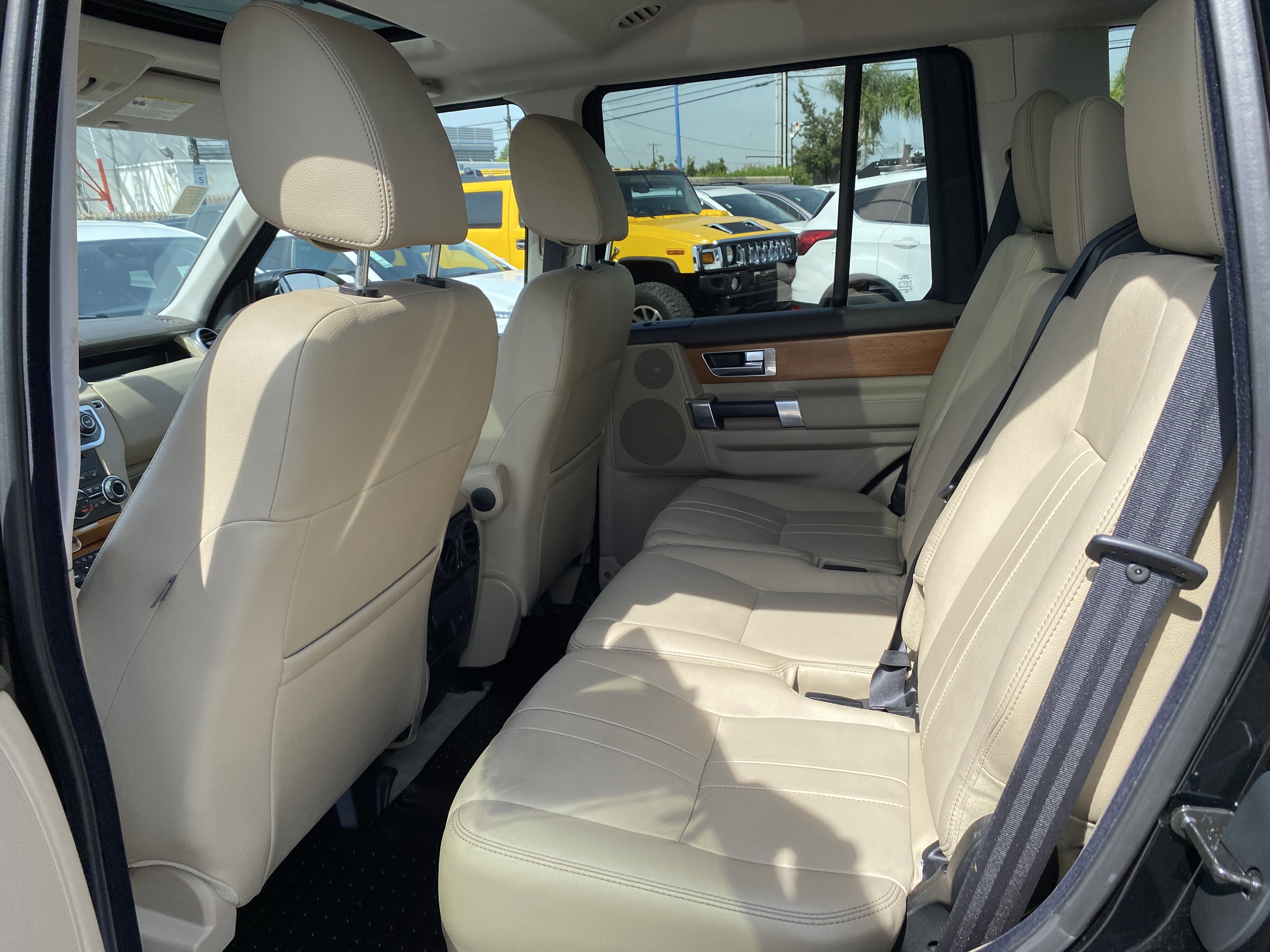 Used 2014 Land Rover LR4 HSE image 17