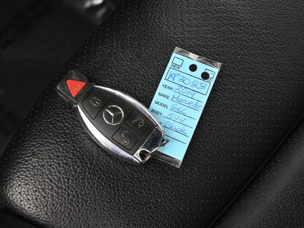 Used 2019 Mercedes-Benz GLC 300 4MATIC image 18