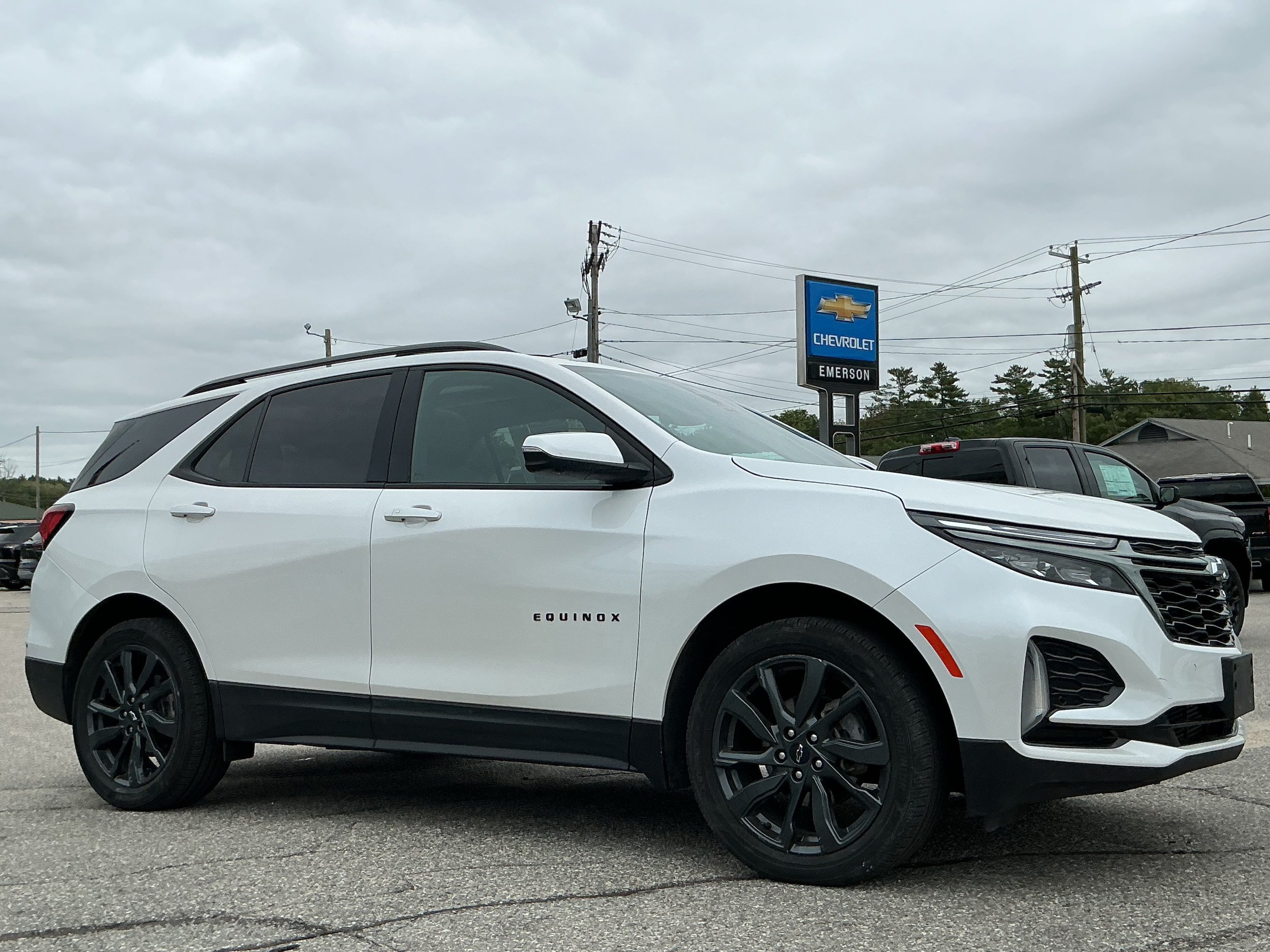 Certified 2023 Chevrolet Equinox RS w/ RS Leather Package AWD/4WD image 3