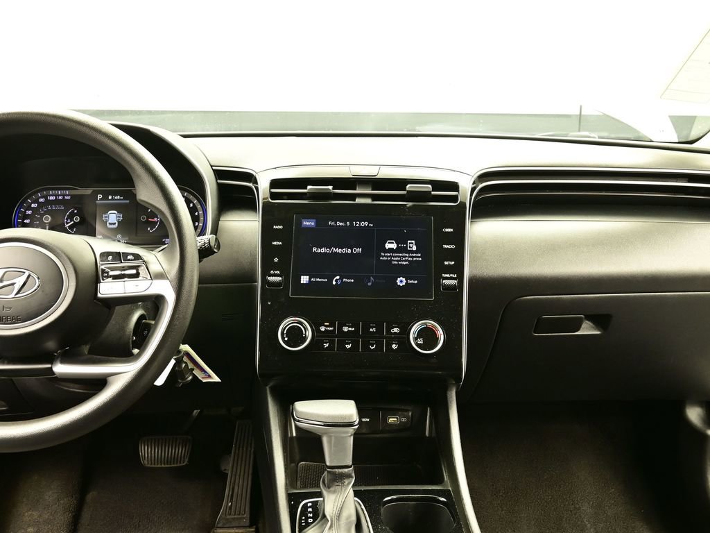 Used 2023 Hyundai Tucson SE image 9