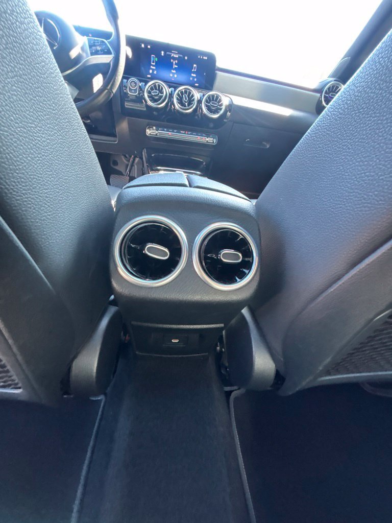 Used 2025 Mercedes-Benz CLA 250 4MATIC image 17