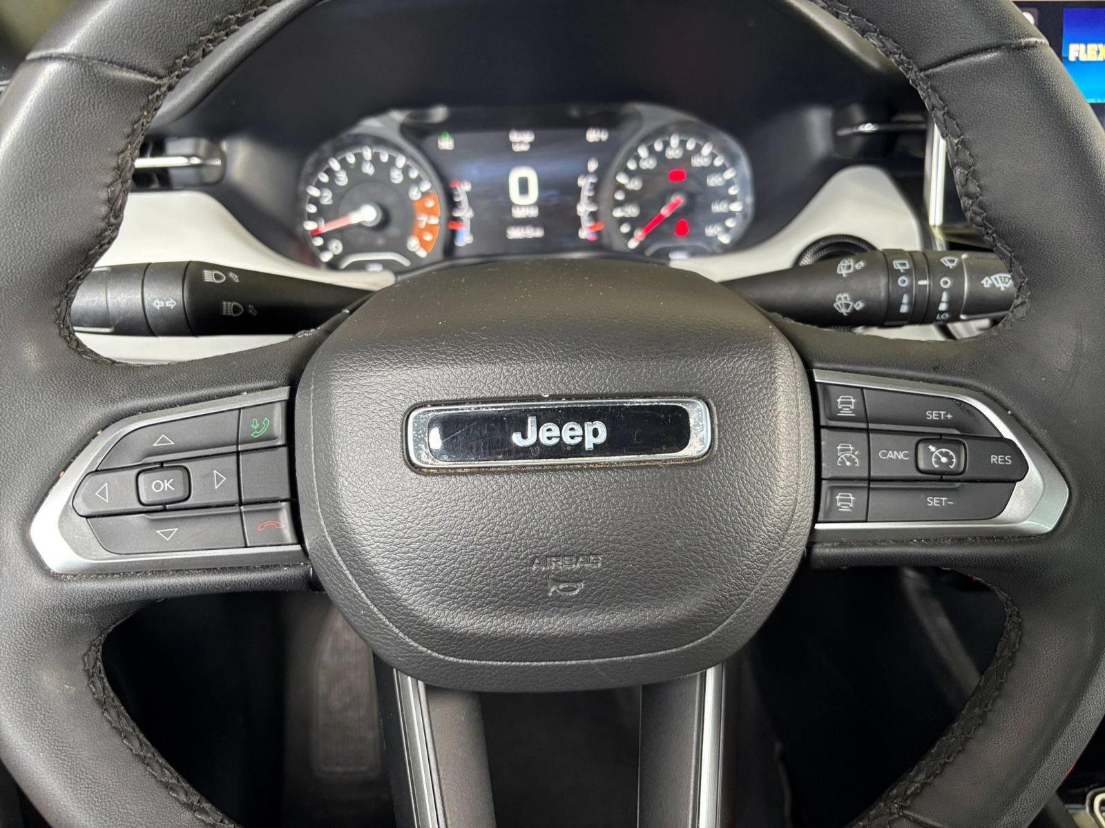 Used 2025 Jeep Compass Limited AWD/4WD image 28