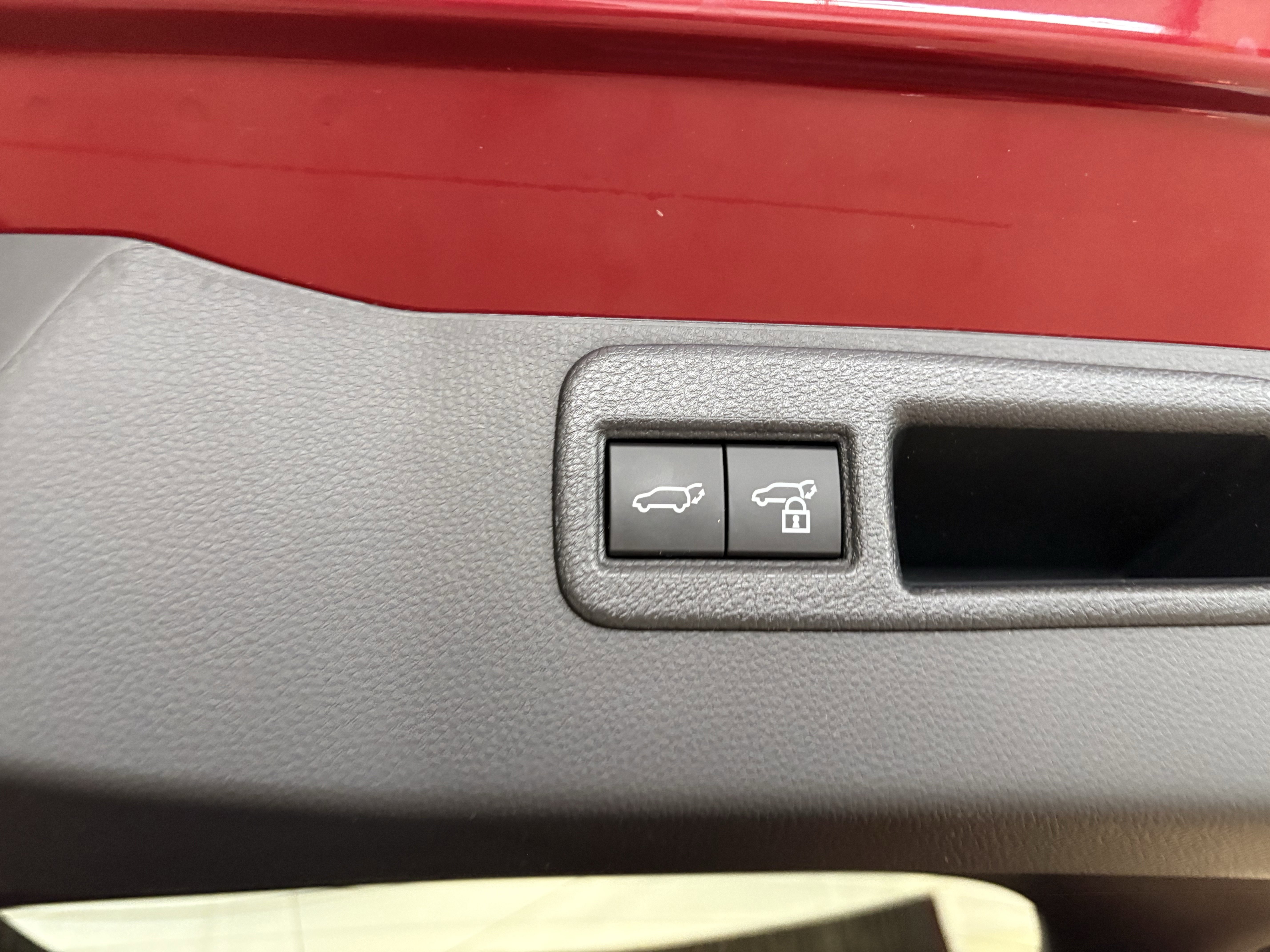 Certified 2024 Toyota Venza Nightshade image 31