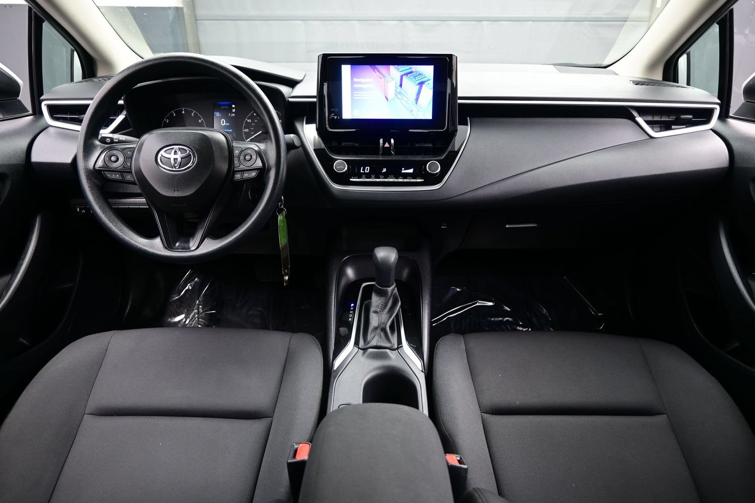 Used 2025 Toyota Corolla LE FWD image 16