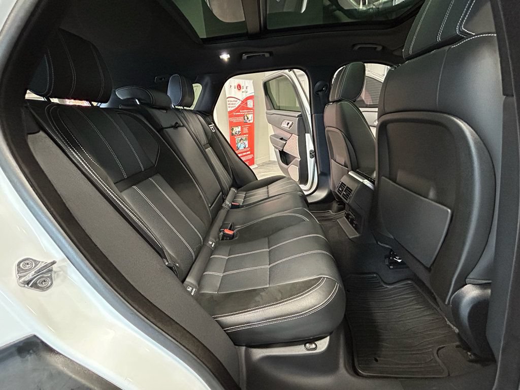 Used 2018 Land Rover Range Rover Velar R-Dynamic SE AWD/4WD image 44