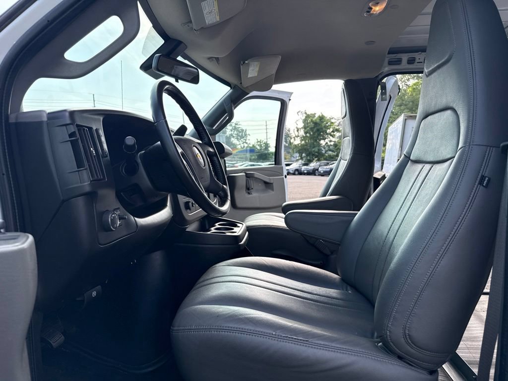 Used 2021 Chevrolet Express 3500 Extended w/ Driver Convenience Package RWD image 14