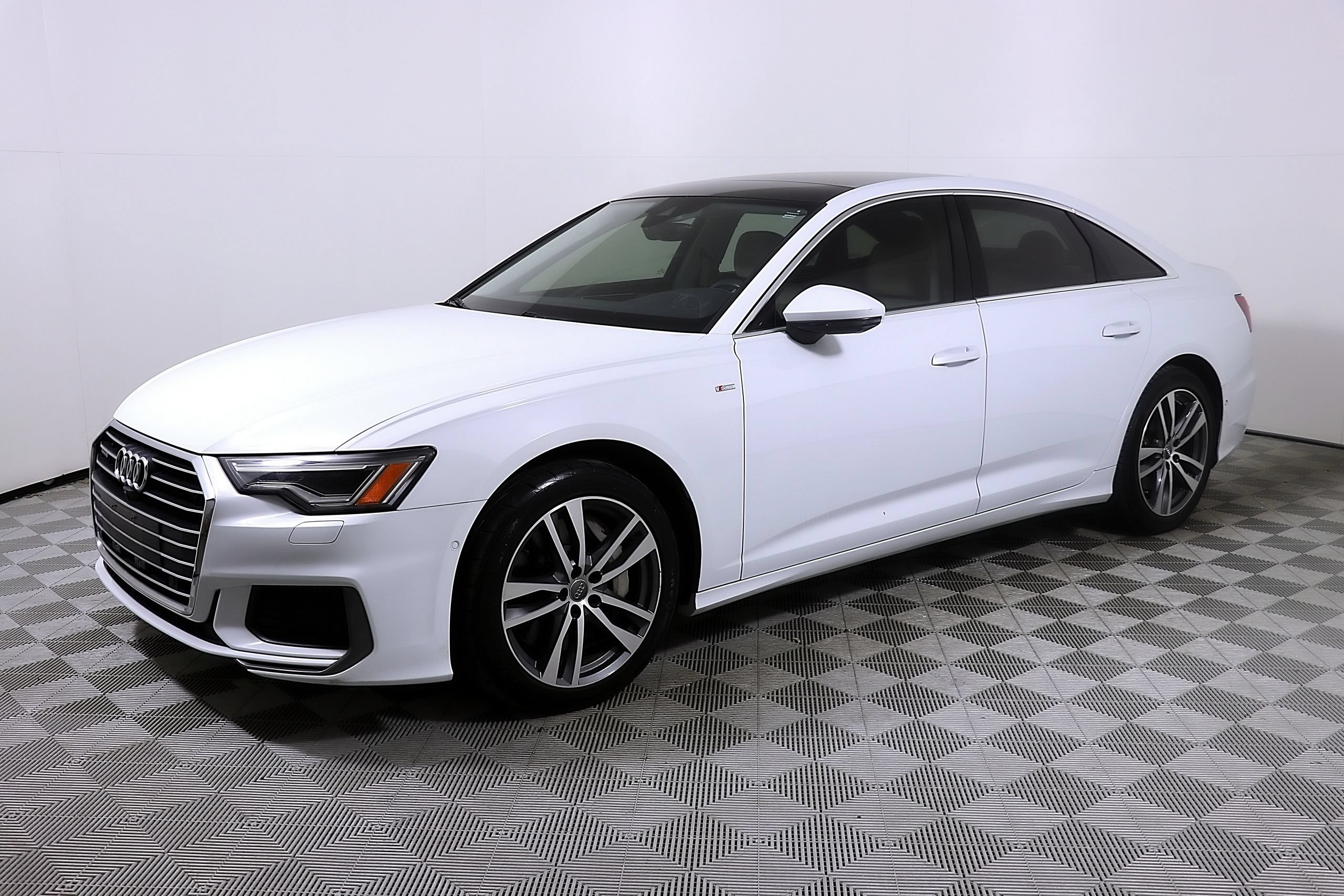 Used 2019 Audi A6 3.0T Premium Plus w/ Premium Plus Package AWD/4WD image 3