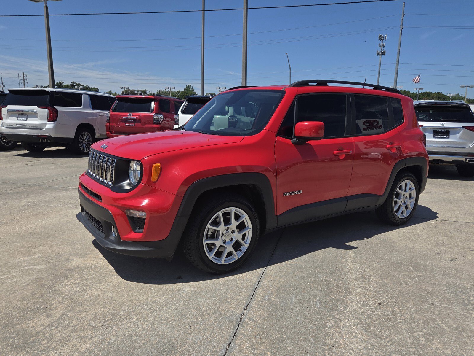 Used 2019 Jeep Renegade Latitude FWD image 3