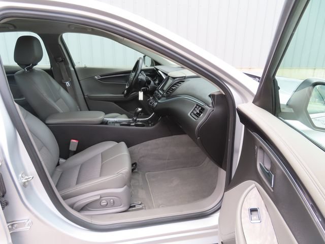 Used 2015 Chevrolet Impala LT w/ Convenience Package FWD image 21