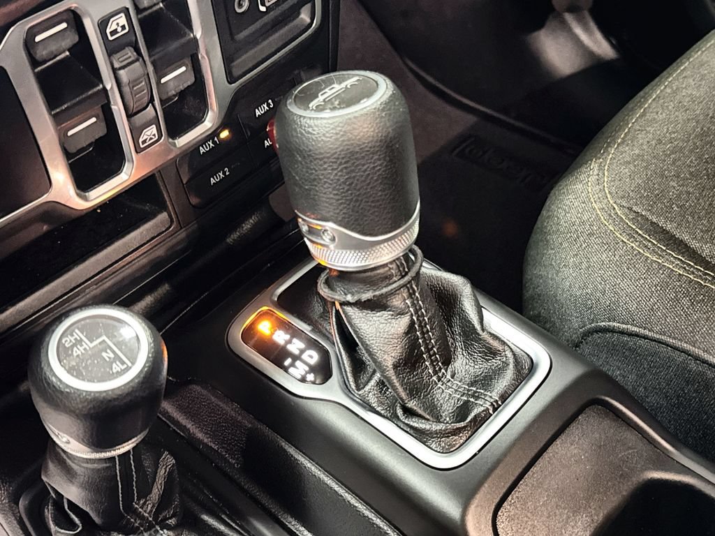 Used 2025 Jeep Gladiator Sport AWD/4WD image 22