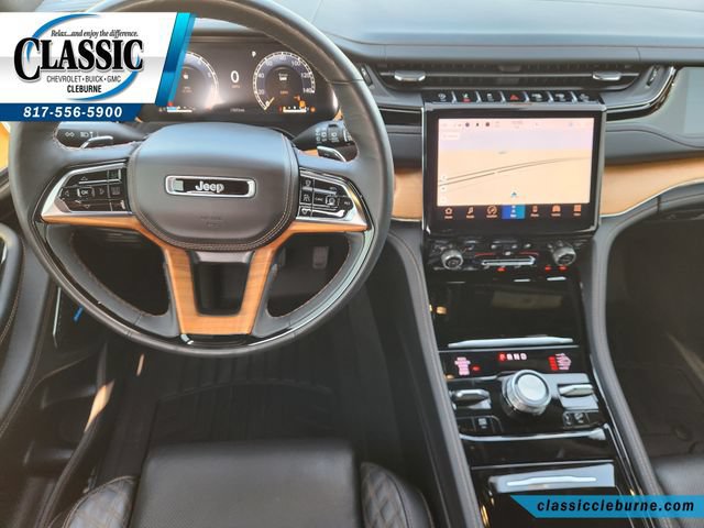 Used 2024 Jeep Grand Cherokee Summit AWD/4WD image 3