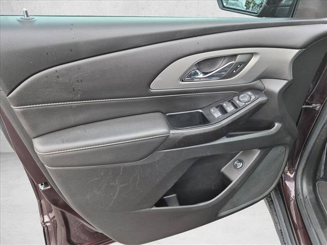 Used 2023 Chevrolet Traverse LT FWD image 12
