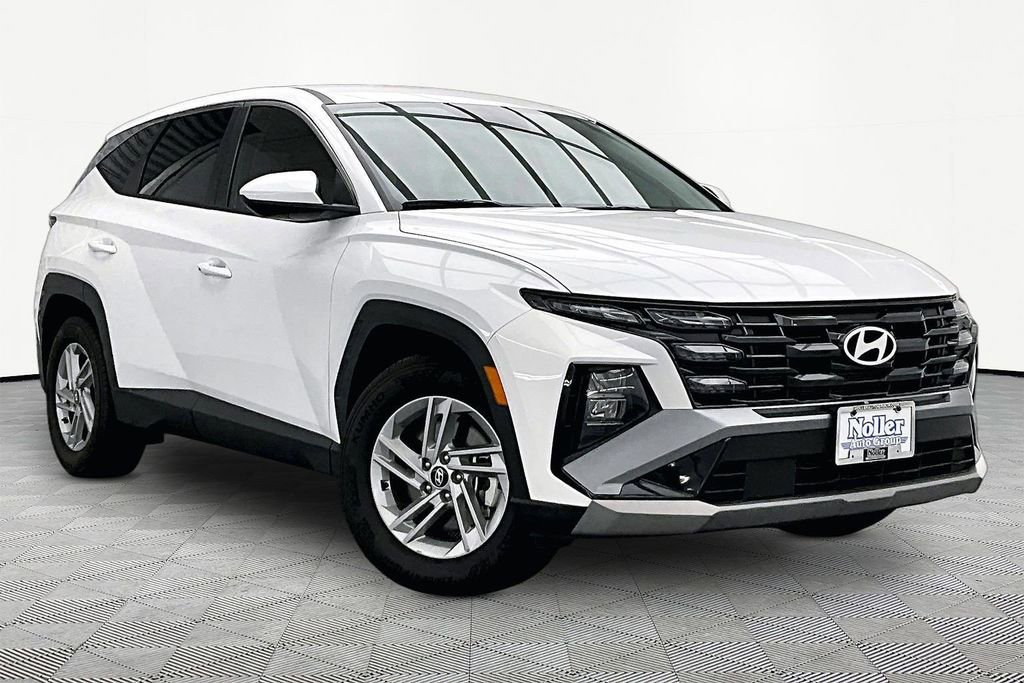 Used 2025 Hyundai Tucson SE image 12