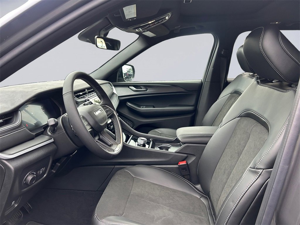 New 2025 Jeep Grand Cherokee 4WD image 10