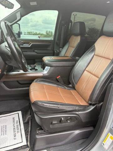 Used 2024 Chevrolet Silverado 2500 High Country w/ High Country Premium Package AWD/4WD image 6