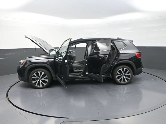 Used 2024 Volkswagen Taos SE FWD image 41