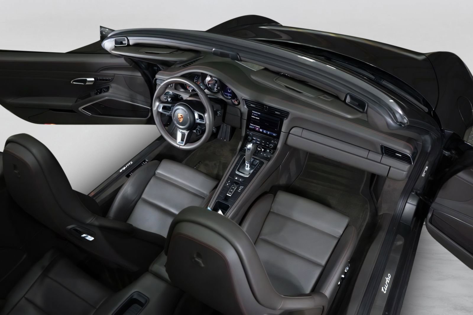 Used 2019 Porsche 911 Turbo image 4