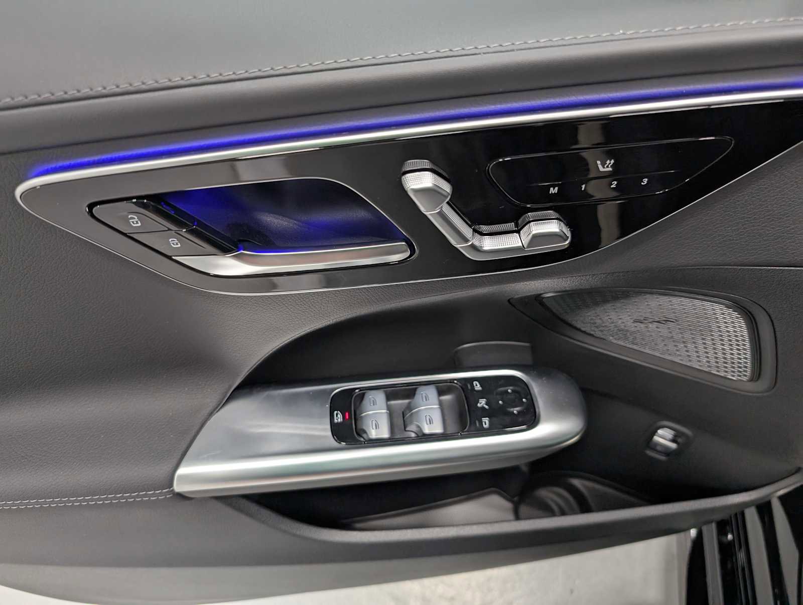 New 2025 Mercedes-Benz C 300 4MATIC Sedan image 33