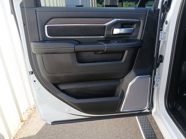 New 2027 RAM 5500 4x4 Crew Cab w/ Laramie Trim Package image 19