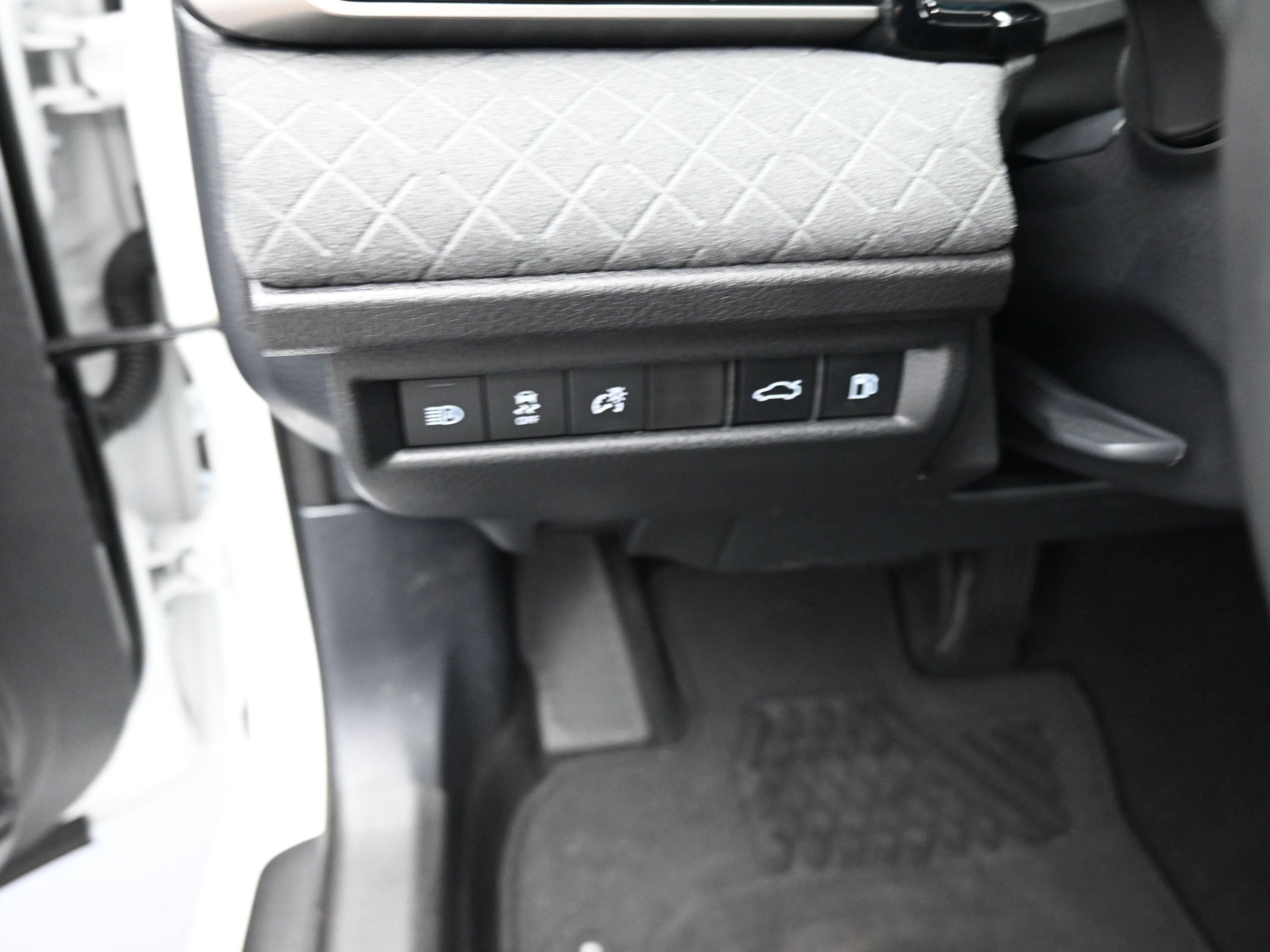 Certified 2025 Toyota Camry XLE image 9