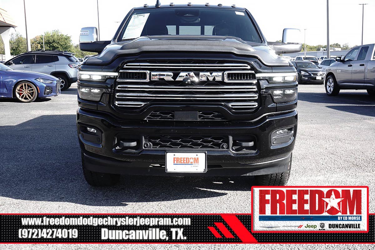 Used 2025 RAM 3500 Laramie AWD/4WD image 8