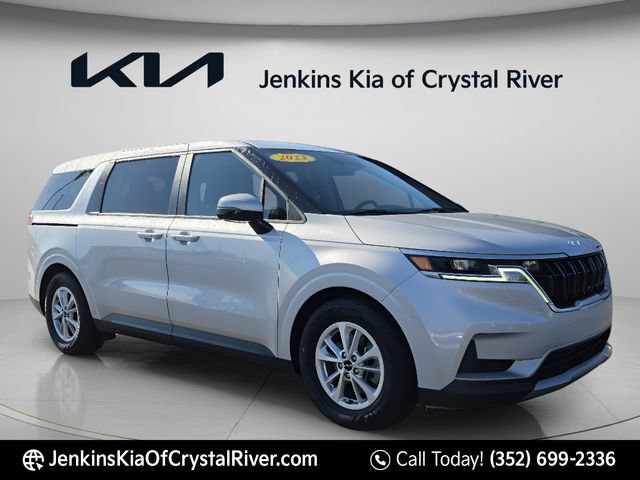Used 2023 Kia Carnival LX FWD image 2