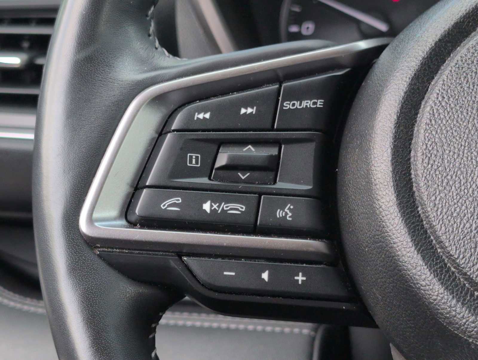 Used 2023 Subaru Ascent Touring AWD/4WD image 23