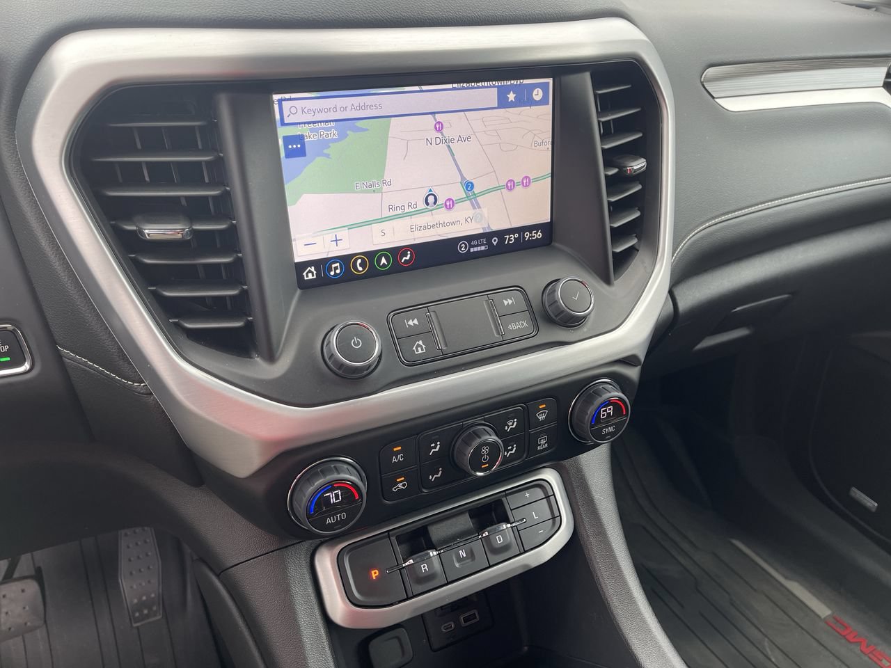 Used 2023 GMC Acadia SLT w/ Preferred Package FWD image 14