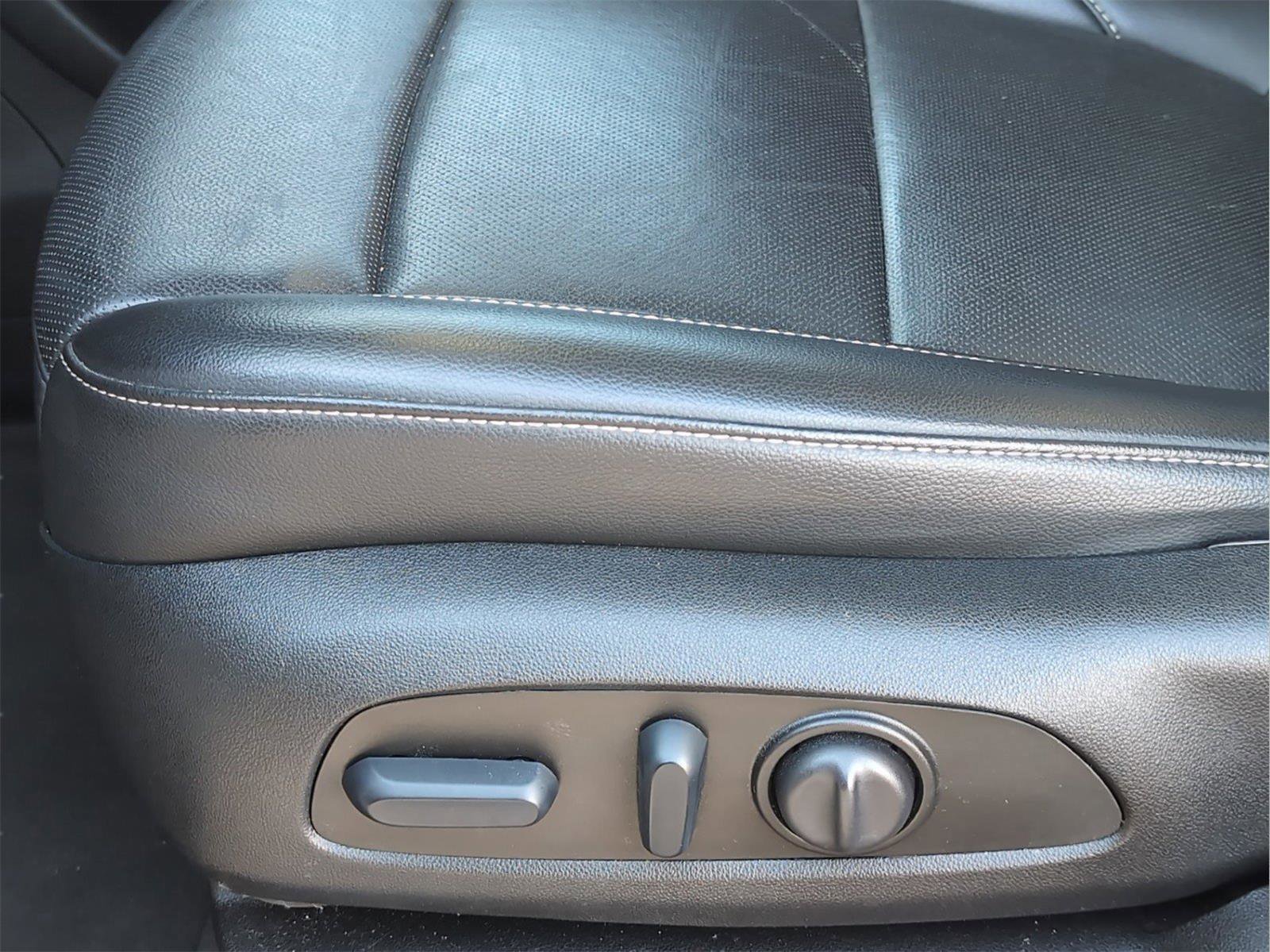 Used 2023 GMC Acadia SLT image 14