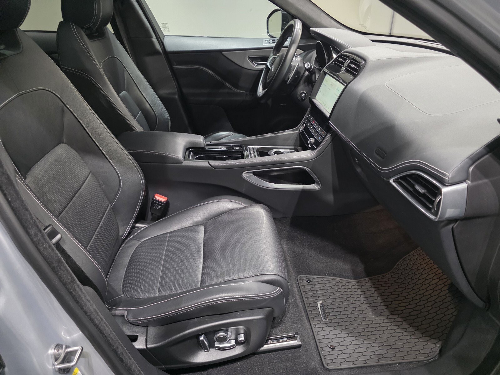 Certified 2020 Jaguar F-PACE S AWD/4WD image 23