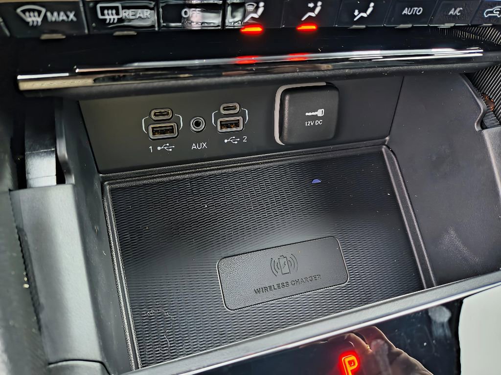 New 2025 Jeep Grand Cherokee Altitude image 23