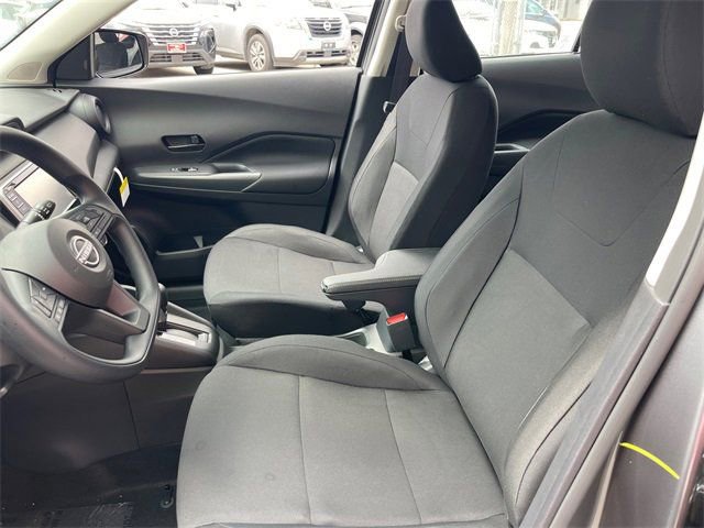New 2025 Nissan Kicks Play S image 9
