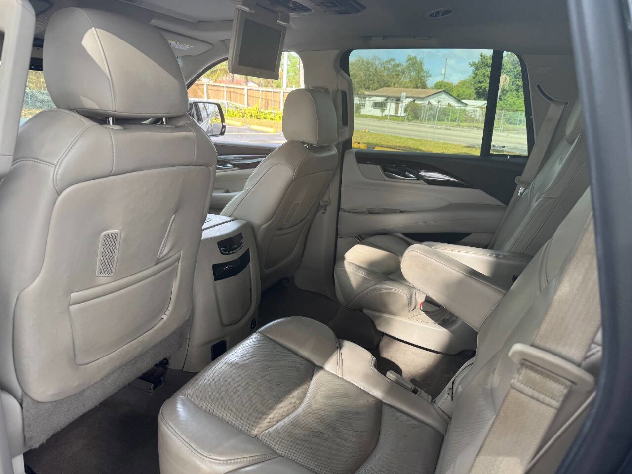 Used 2015 Cadillac Escalade Premium AWD/4WD image 5