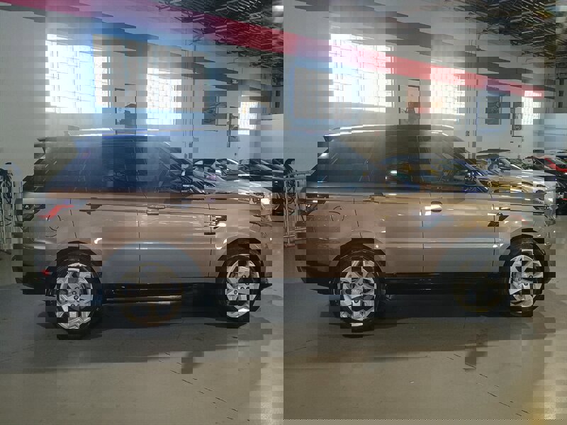 Used 2018 Land Rover Range Rover Sport HSE image 6