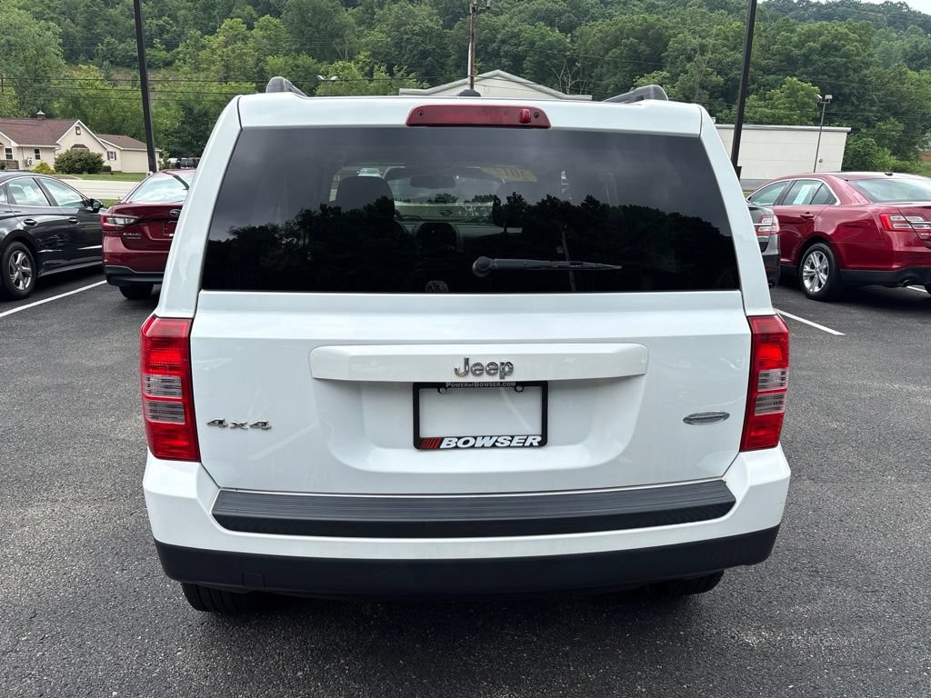 Used 2017 Jeep Patriot Latitude AWD/4WD image 4