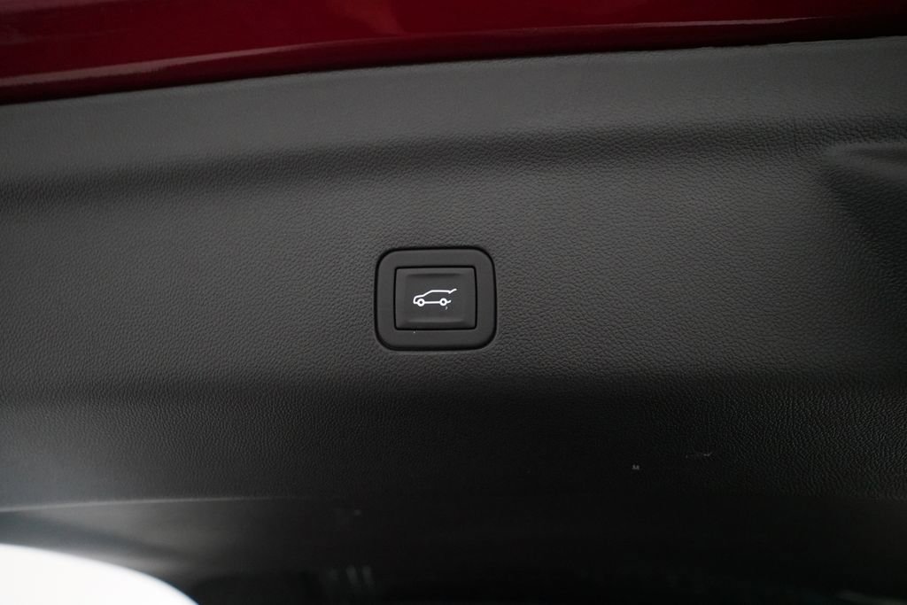 Used 2025 GMC Yukon Elevation w/ LPO, Elevation Black Package image 13
