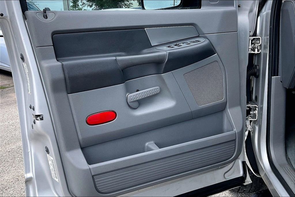 Used 2007 Dodge Ram 3500 Truck SLT image 16